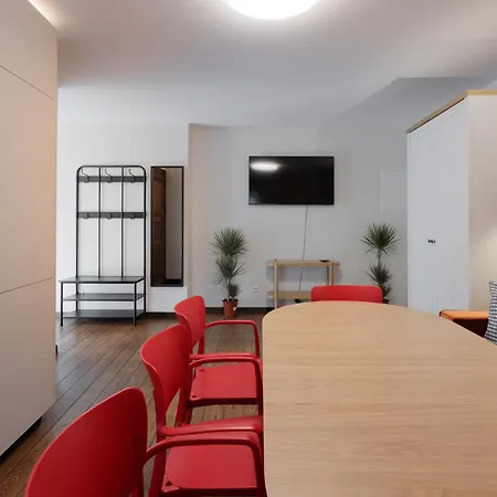 科诺尔套房&公寓 *