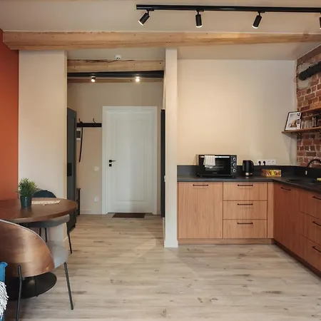 Colonel & Διαμέρισμα