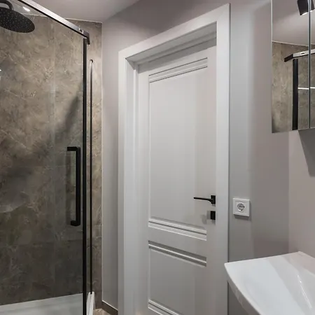 Colonel Suites&apartments