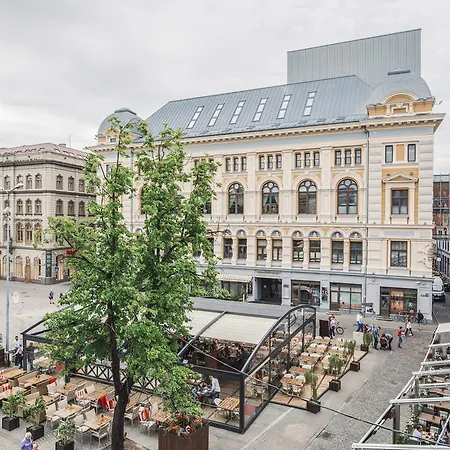 Colonel Suites&apartments *