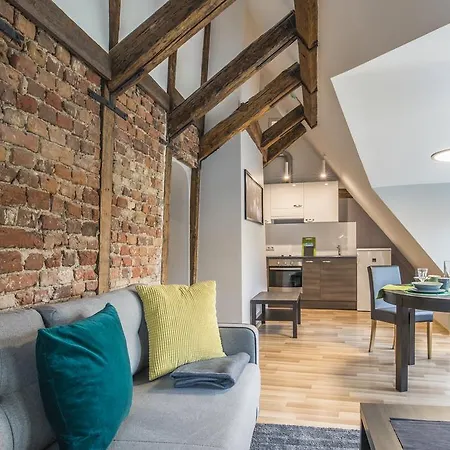 Colonel & Διαμέρισμα *