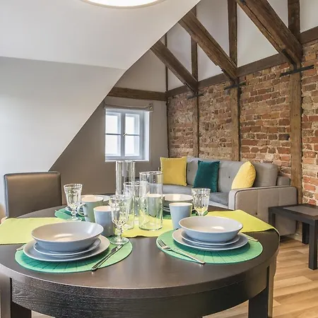 Colonel & Διαμέρισμα