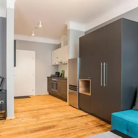 Colonel Suites&apartments *