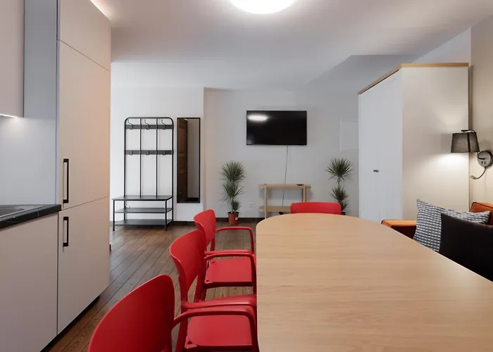 Colonel Suites&apartments *