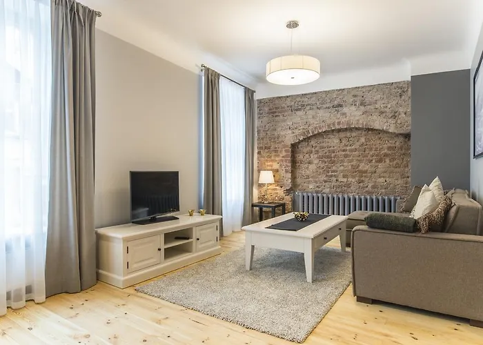 Апартаменты Colonel & *