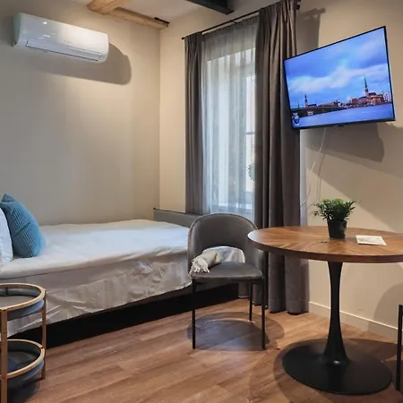 Apartman Colonel & *
