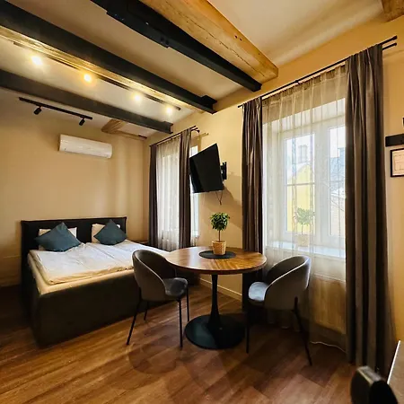 Colonel & Apartment *