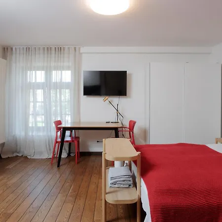 Apartman Colonel & *