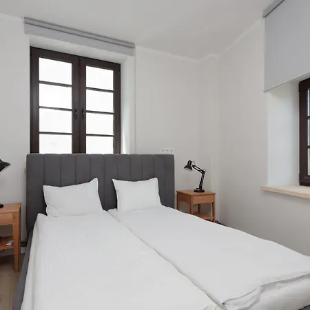 Apartman Colonel & *