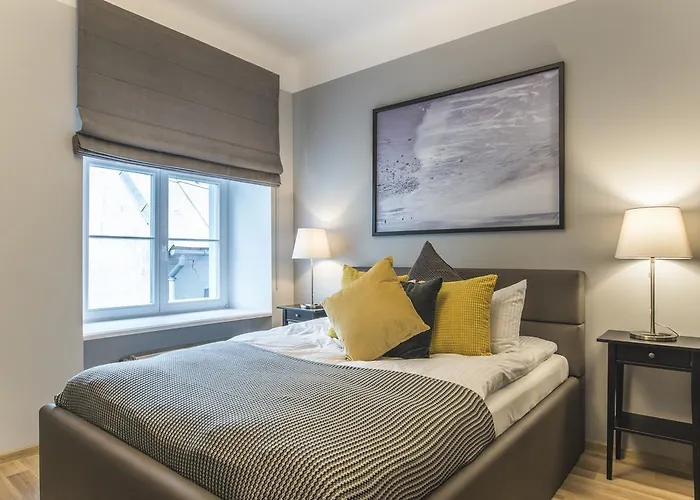 Apartment Colonel & *