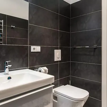 アパート Colonel &