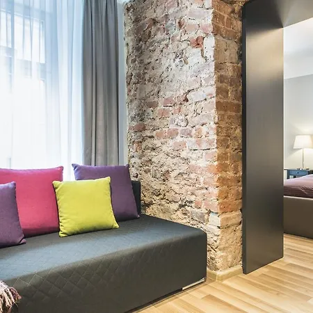 Colonel & アパート リガ